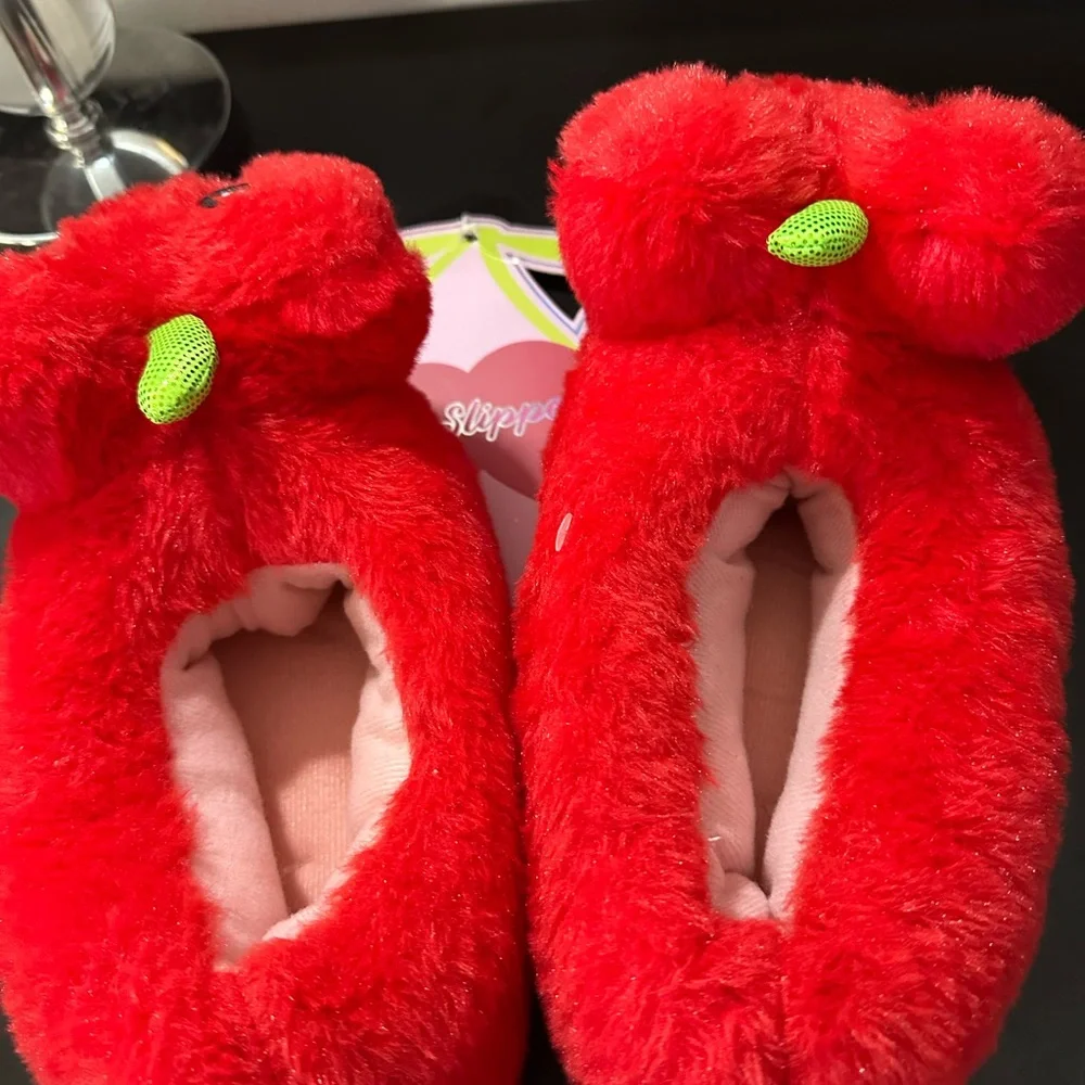 🆕Cozy Slippers Cherry 🍒 Slippers